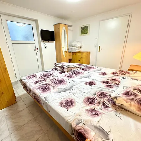 Charmante, Moeblierte Ferienwohnung Im Panda-Stil Bad Hersfeld Exterior photo