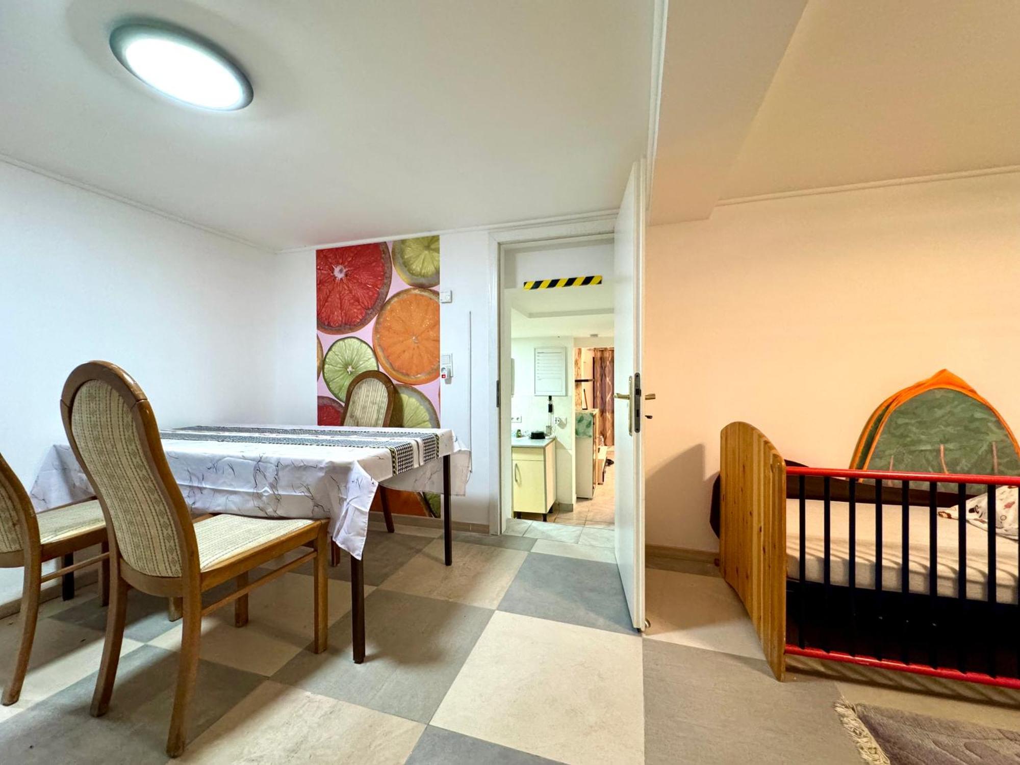 Charmante, Moeblierte Im Panda-stil Apartment *